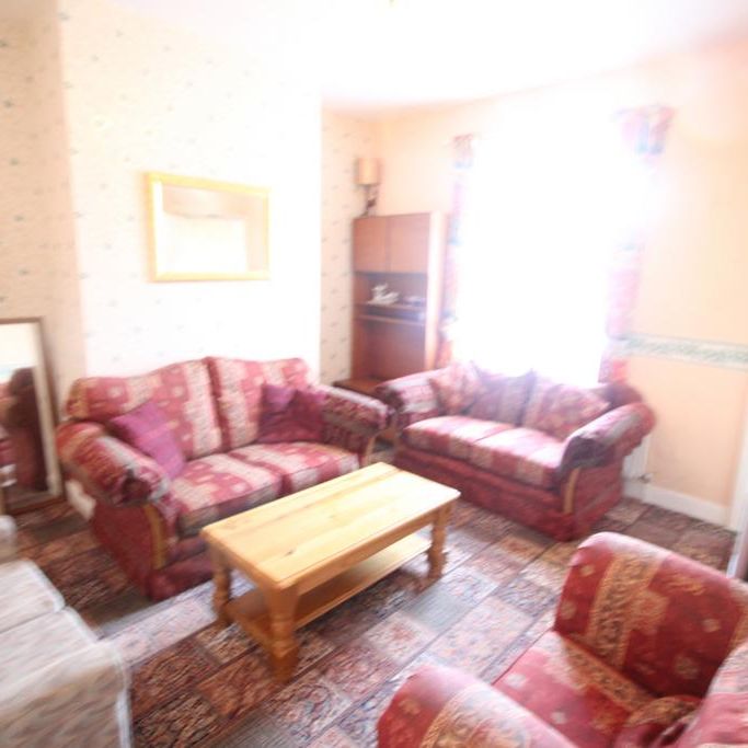 4 bedroom terraced house to rent - Photo 1