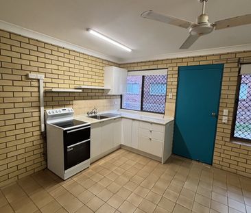 BEACHFRONT TWO BEDROOM UNIT - HASTINGS POINT - Photo 2