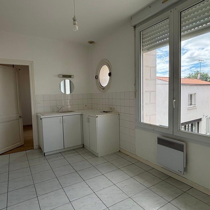 Location Appartement 2 pièces 44m² LA ROCHELLE 17000 - Photo 1