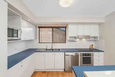 Spacious and Stylish Home For Family Living - Photo 4