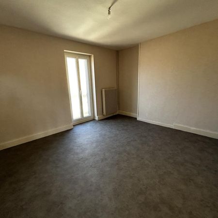 Location Appartement 2 pièces 46m² LE CREUSOT 71200 - Photo 3