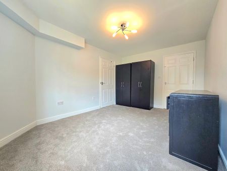 2 Bedroom Apartment, Macmillan Way, London - Photo 3