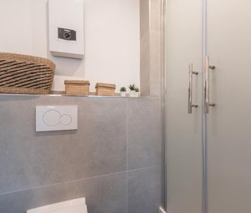 Ideal für Pendler! Voll möbliertes und kernsaniertes Apartment in W... - Foto 1