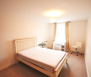 3 bedroom flat to rent - Photo 6