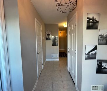 For Lease - 916 Fameflower Street, Barrhaven, Ontario - Photo 1