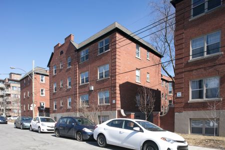 5552 Snowdon Street - Photo 2