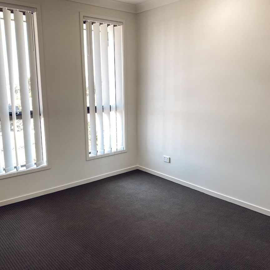 4 BEDROOM DUPLEX - Photo 1