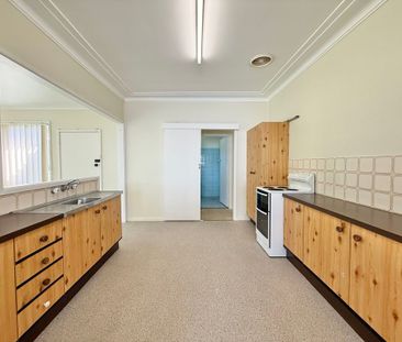 48 Mountain View Parade, New Lambton Heights - Photo 4