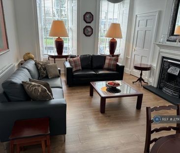 1 bedroom in a flat share to rent - Photo 2