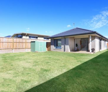 COSY 3 BED HOUSE WITH YARD IN THE HEART OF COOMERA - Photo 4