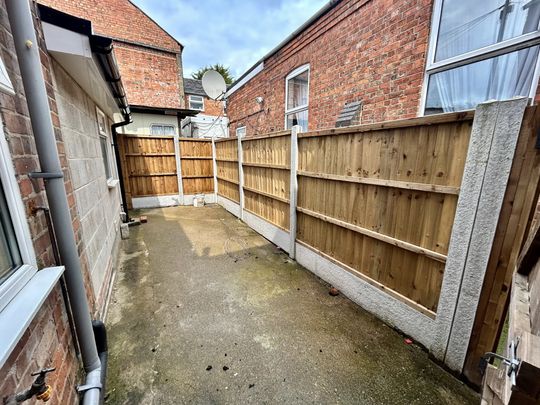 Lower Dale Road, Derby - Photo 1