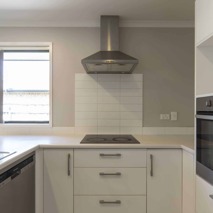 Executive Family Home - Photo 1