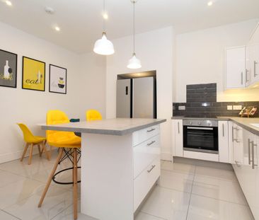 BILLS INCLUDED – Tordoff Terrace, Kirkstall, Leeds, LS5 - Photo 2