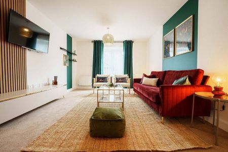 3 bedroom flat to rent - Photo 2