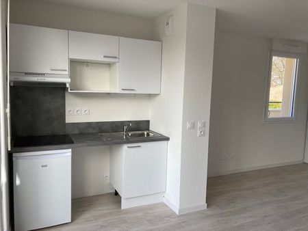 Location Appartement 2 pièces 45m² - Photo 2