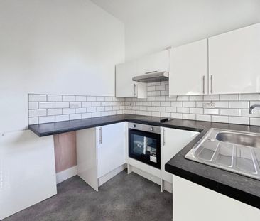 Southchurch Avenue, Southend-On-Sea - Photo 3