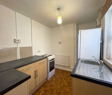 3 bedroom terraced house to rent - Photo 3