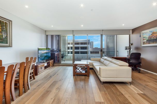 Fully Furnished I Large Lounge I Gym & Pool I Walk to East Village - Photo 1