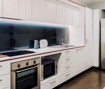 Standard Room in 5-Bed Apartment - Photo 2