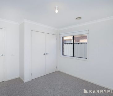 Discover your ideal home in this beautifully presented three-bedroo... - Photo 6