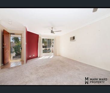 LOW-SET 3 BEDROOM BRICK HOME IN COOPERS PLAINS VILLAGE - Photo 2