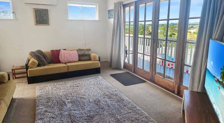 Waiuku - Sunny 3 Bedroom Home - Photo 3
