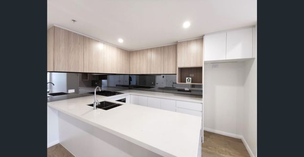 Two beds Two baths with Parking - Photo 1