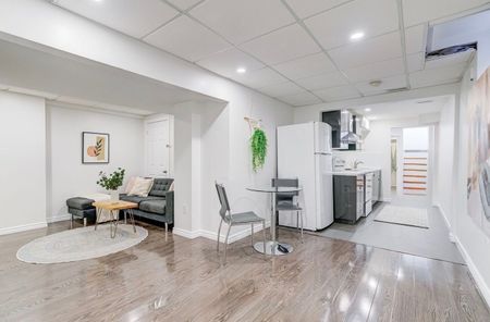 For Lease - 8 Ozner Crescent, Vaughan, Ontario - Photo 2