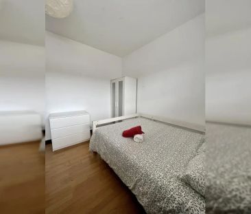 Room in a shared 10-bedroom apartment for rent in Porto, bills incl... - Photo 5
