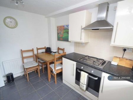 3 bedroom terraced house to rent - Photo 2