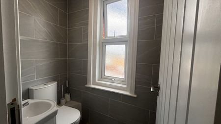 Tregonwell Road, Bournemouth, Dorset, BH2 - Photo 4