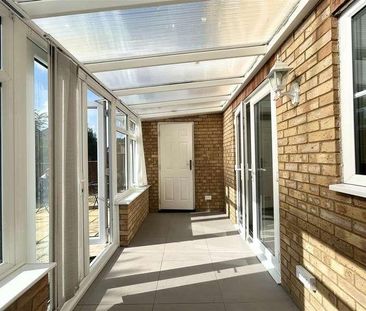 Heathcote Gardens, Harlow, CM17 - Photo 2