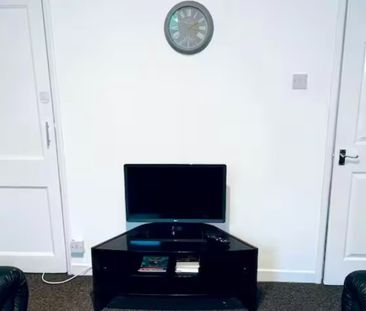 3 Bed Terraced House, Dorset Road, CV1 - Photo 2