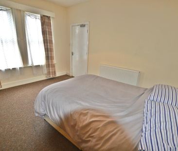 St Mary’s Road, Bournemouth, Dorset, BH1 - Photo 5