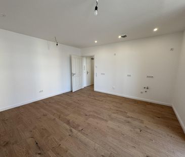 Gemütliche 2-Raum-Wohnung im 1. Obergeschoss mit Balkon - Photo 6