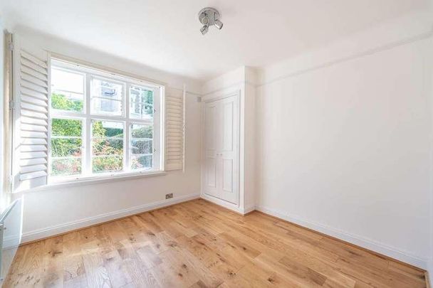 Lansdowne Crescent, Notting Hill, W11 - Photo 1