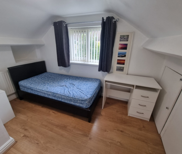 5 Bed Student Accommodation - Photo 3