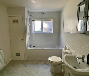 2 bedroom ground floor flat to rent - Photo 5