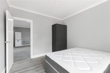 High Street Colliers Wood, London, SW19 2BT - Photo 3