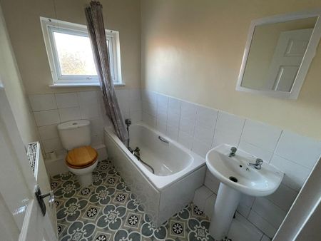 2 bedroom terraced house to rent - Photo 5