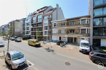 Ongemeubeld 2-slaapkamer appartement aan de zonnekant van de Leopoldlaan, op wandelafstand van het strand en de winkels. - Foto 3