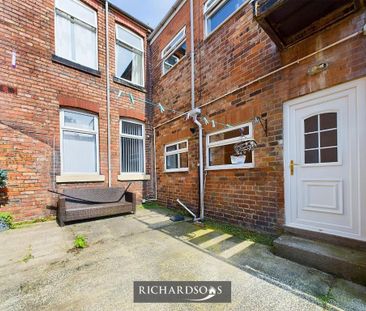2 bedroom ground floor flat to rent - Photo 3