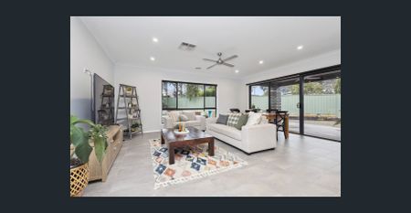 FULLY FURNISHED - CONTACT AGENT FOR AVAILABILITY - Photo 2