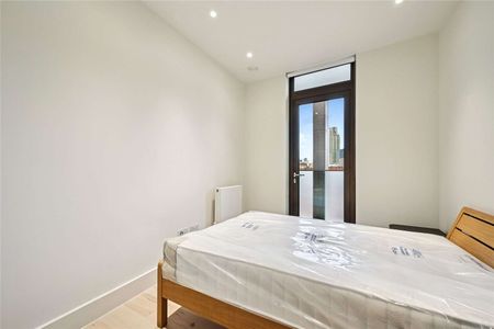 Furnished three bedroom apartment close to Waterloo Station. - Photo 2