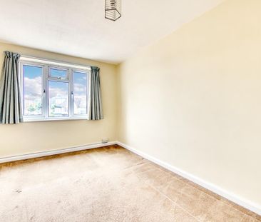 4 bedroom semi-detached house to rent - Photo 4