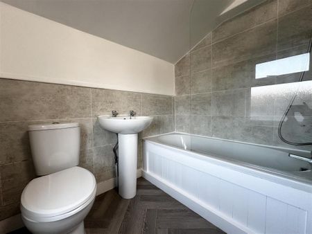 2 bedroom terraced house to rent - Photo 4