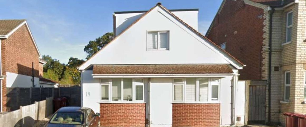 1 Outbuilding 6 Bed 3 Studio HMO all ensuite - Photo 1