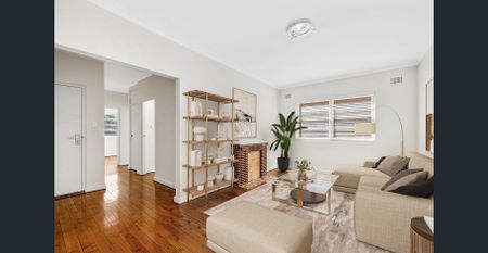 Art Deco Delight - Photo 2