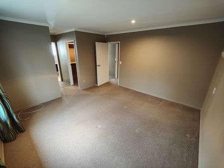 Four bedroom family home in sought after location - Photo 5