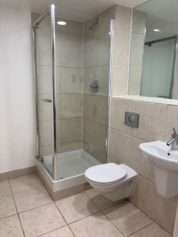 1 Bed Flat, Leeds, LS1 - Photo 3